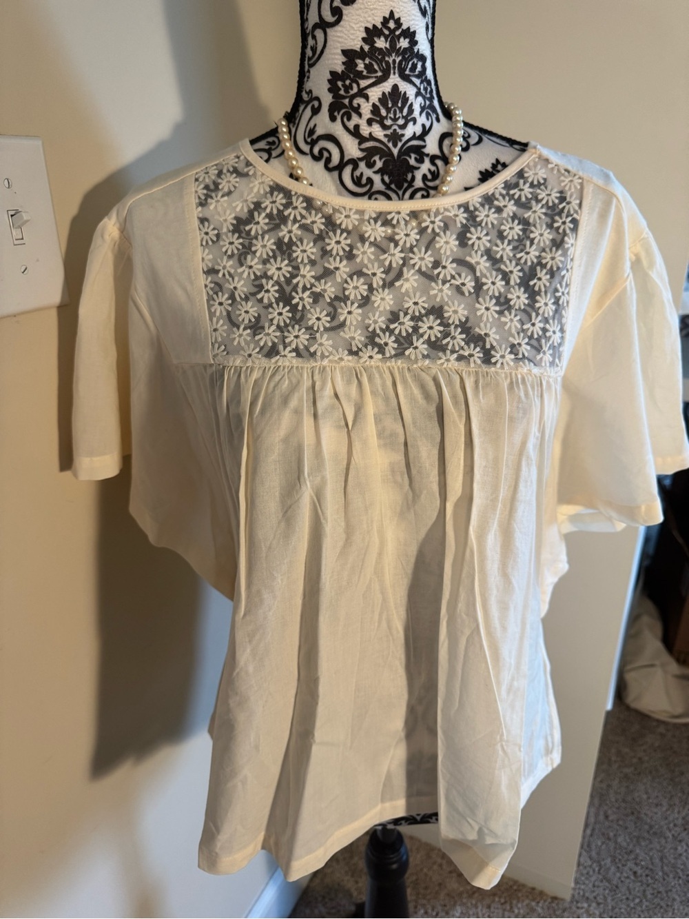 Cupio Blush Cream Lace Yoke Flutter Sleeve Top NWT